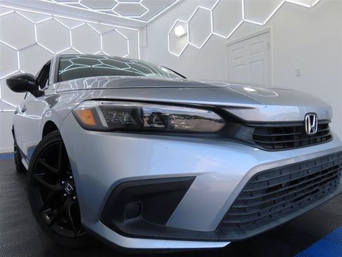 Used 2024 Honda Civic Sport image 4