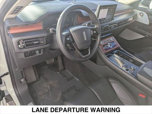 Used 2023 Lincoln Aviator Reserve w/ Equipment Group 201A AWD/4WD image 12
