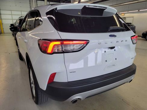 Used 2022 Ford Escape SE w/ Convenience Package AWD/4WD image 4