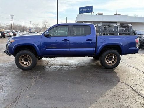 Used 2023 Toyota Tacoma TRD Sport w/ Advanced Technology Package image 2