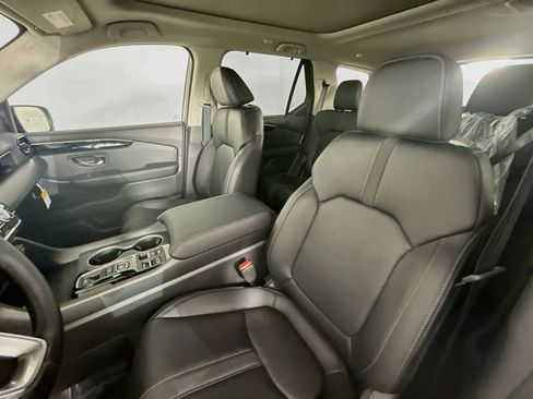 Certified 2025 Honda Pilot Touring image 26