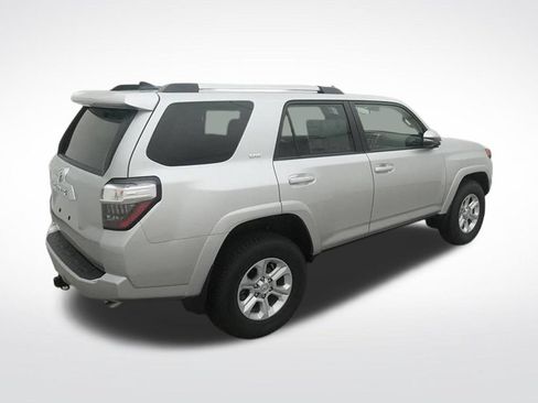 Used 2022 Toyota 4Runner SR5 Premium w/ Moonroof Package AWD/4WD image 11