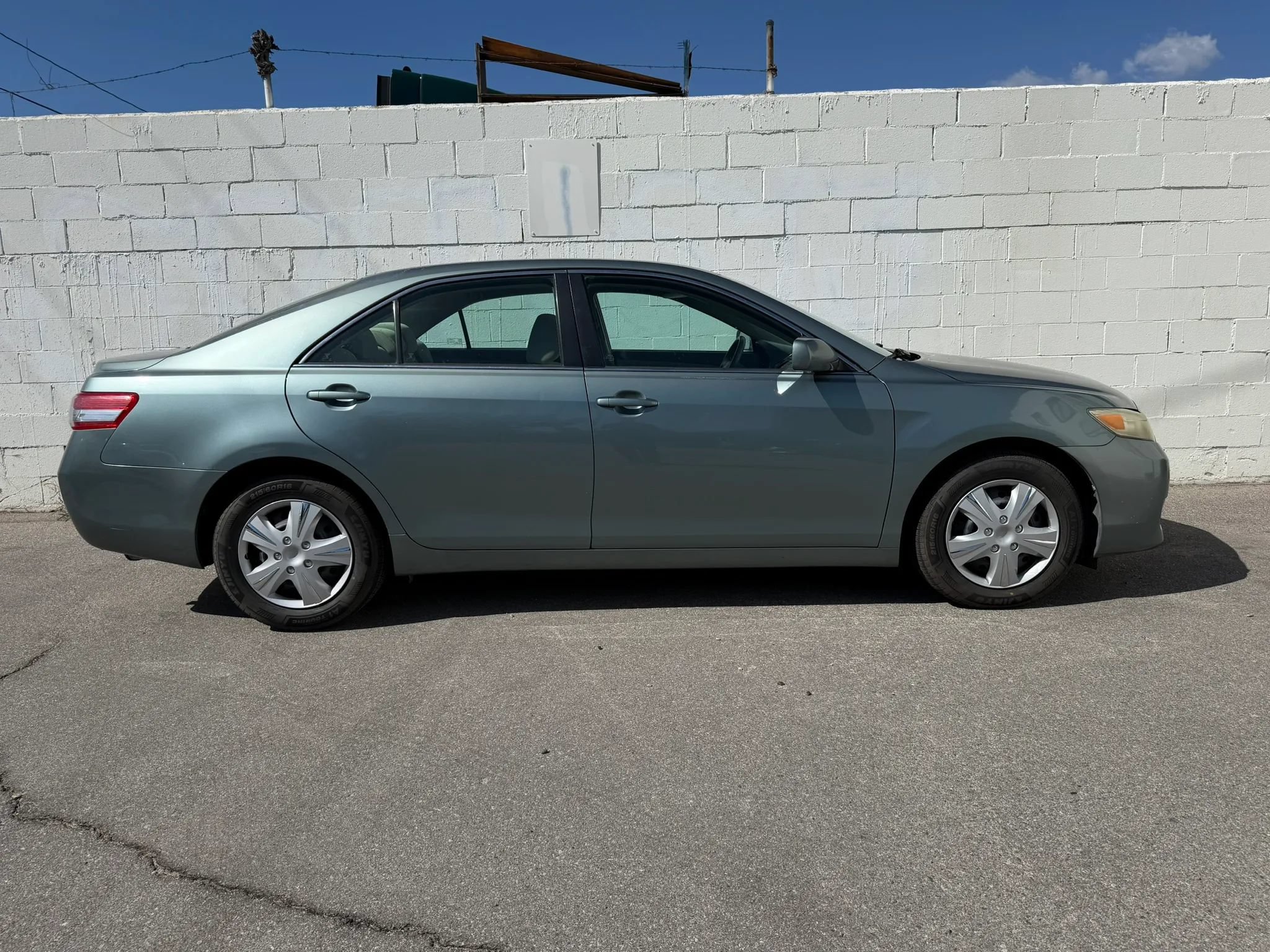 Used 2011 Toyota Camry LE FWD image 6