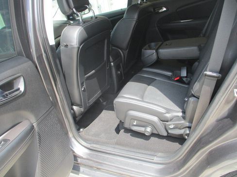 Used 2016 Dodge Journey Crossroad w/ Popular Equipment Group AWD/4WD image 24
