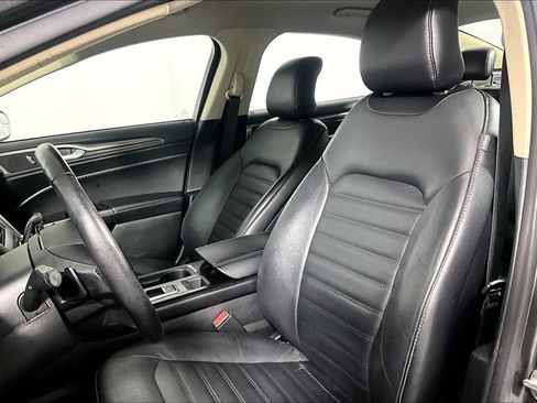 Used 2017 Ford Fusion SE w/ Fusion SE Technology Package AWD/4WD image 25
