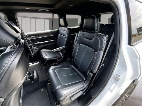 Used 2023 Jeep Grand Cherokee L Overland w/ Rear Seat Video Group I AWD/4WD image 26