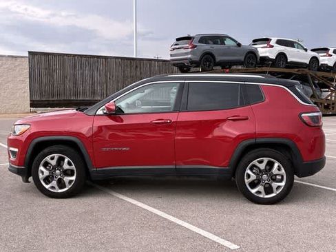 Used 2018 Jeep Compass Limited w/ Navigation Group FWD image 3