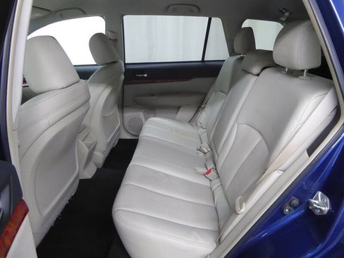 Used 2010 Subaru Outback 3.6R Limited image 27