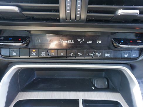 Used 2024 MAZDA CX-90 Plug-In Hybrid w/ Premium Pkg image 12