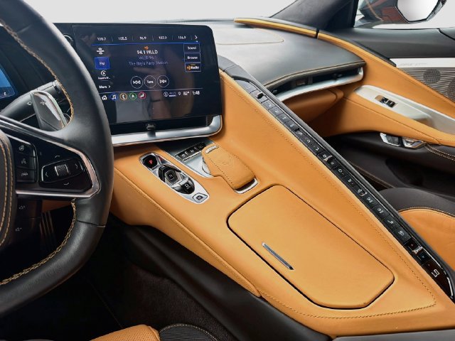 Used 2023 Chevrolet Corvette Stingray Premium Cpe w/ Z51 Performance Package RWD image 25
