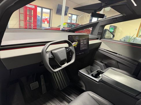 Used 2024 Tesla Cybertruck AWD Crew Cab image 19