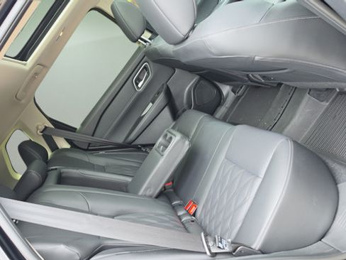Used 2024 Nissan Rogue Platinum w/ Platinum Premium Package AWD/4WD image 15