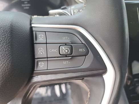 Certified 2023 Jeep Grand Cherokee L Altitude AWD/4WD image 20