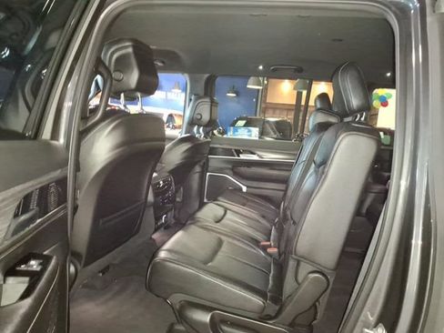 Certified 2024 Jeep Wagoneer L Series III w/ Flexible Seating Group AWD/4WD image 18
