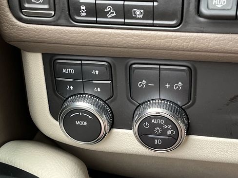 Certified 2024 GMC Yukon Denali AWD/4WD image 18