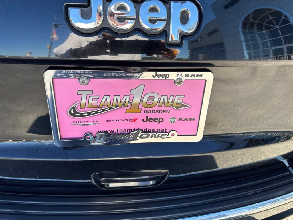 Used 2018 Jeep Grand Cherokee Overland AWD/4WD image 39