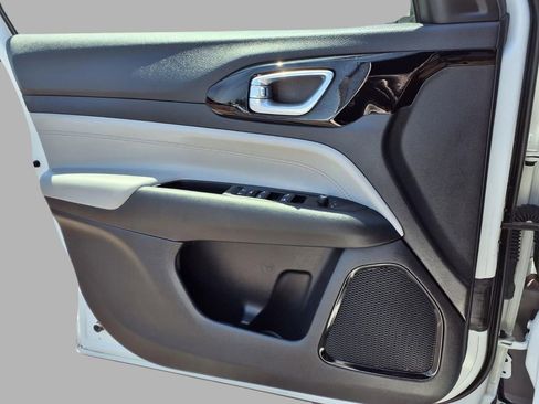 Certified 2025 Jeep Compass Limited AWD/4WD image 19