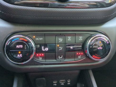 Used 2021 Chevrolet TrailBlazer LT w/ Convenience Package image 22