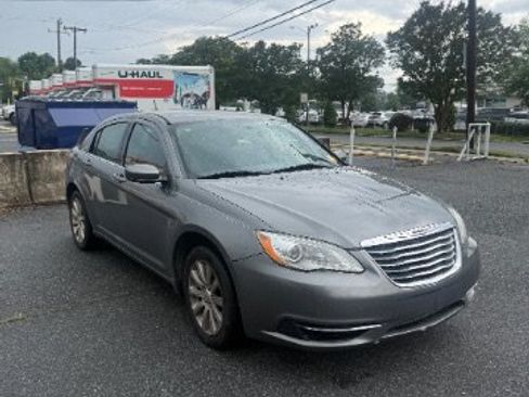 Used 2013 Chrysler 200 Touring FWD image 1