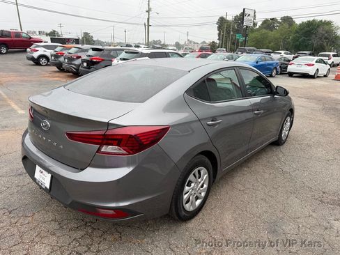 Used 2019 Hyundai Elantra SE w/ Cargo Package FWD image 5
