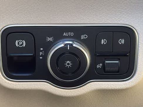 Certified 2025 Mercedes-Benz GLB 250 4MATIC image 16