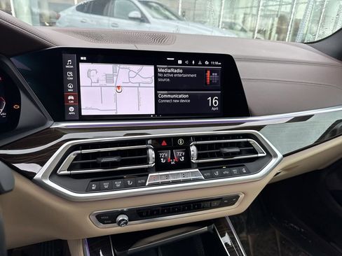Used 2019 BMW X5 xDrive40i w/ Premium Package image 6