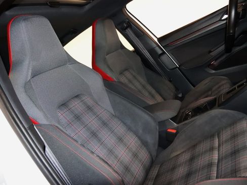 Used 2022 Volkswagen GTI SE image 52