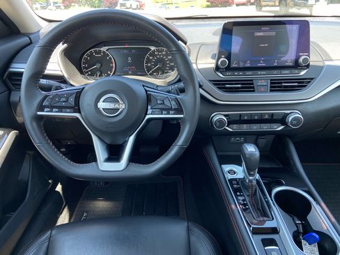 Used 2023 Nissan Altima 2.5 SR AWD/4WD image 16