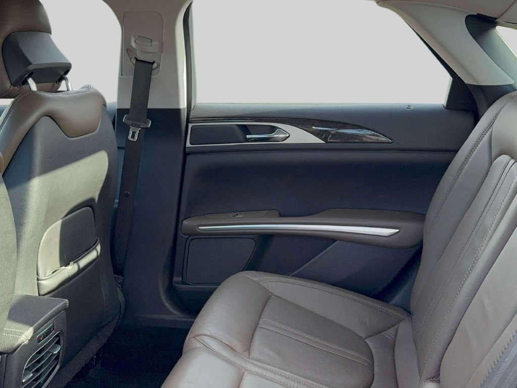 Used 2014 Lincoln MKZ FWD image 9
