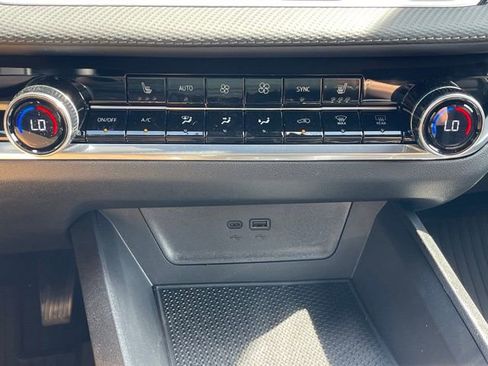 New 2026 Chevrolet Equinox LT w/ Convenience Package II image 14