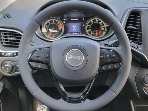 Certified 2023 Jeep Cherokee Altitude Lux AWD/4WD image 32