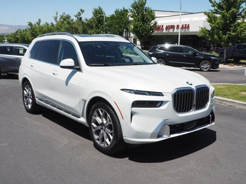 Used 2026 BMW X7 xDrive40i AWD/4WD image 9