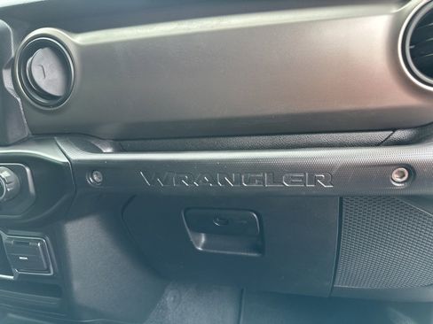 Used 2021 Jeep Wrangler Unlimited Sport image 12