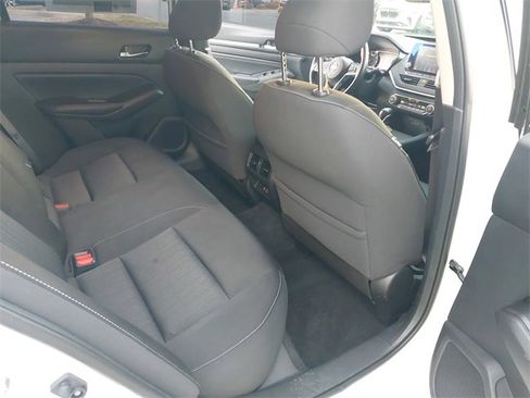 Used 2019 Nissan Altima 2.5 SV image 11