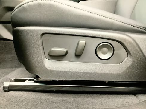 New 2026 GMC Canyon Elevation w/ Convenience Package image 15