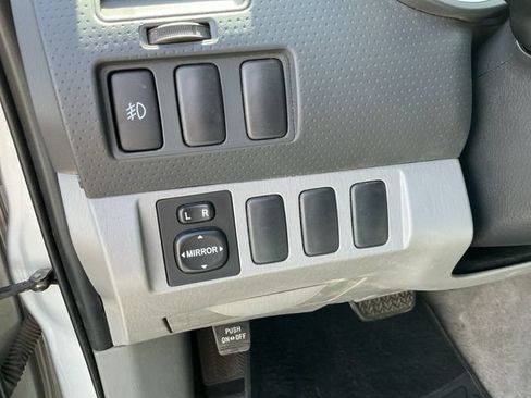 Used 2005 Toyota Tacoma 4x4 Double Cab image 26