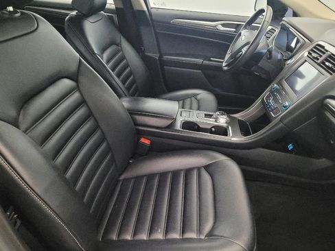 Used 2020 Ford Fusion SEL image 21