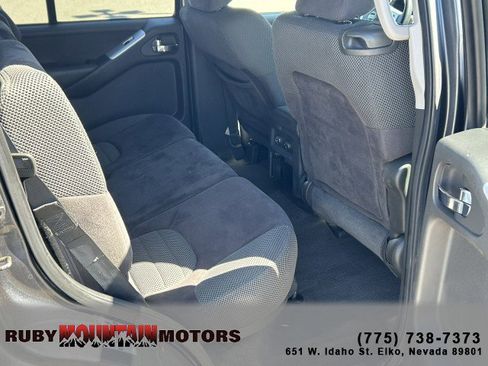 Used 2010 Nissan Pathfinder SE AWD/4WD image 25