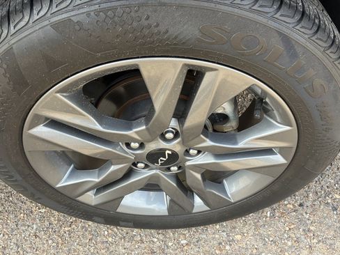 Used 2023 Kia Seltos S w/ Navigation Package image 6