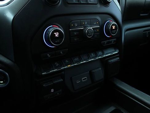 Used 2020 Chevrolet Silverado 1500 LT Trail Boss AWD/4WD image 15