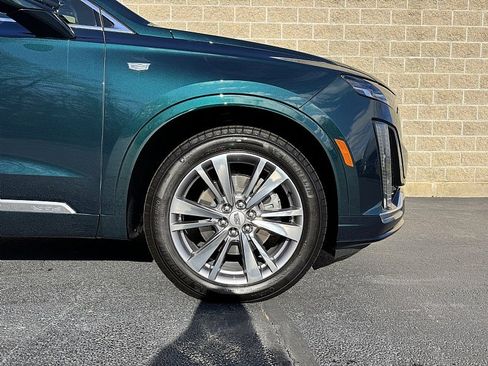 Used 2024 Cadillac XT6 Premium Luxury image 4