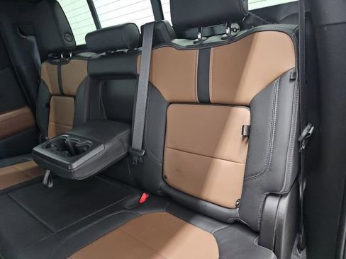 Used 2022 Chevrolet Silverado 1500 High Country w/ Technology Package image 19