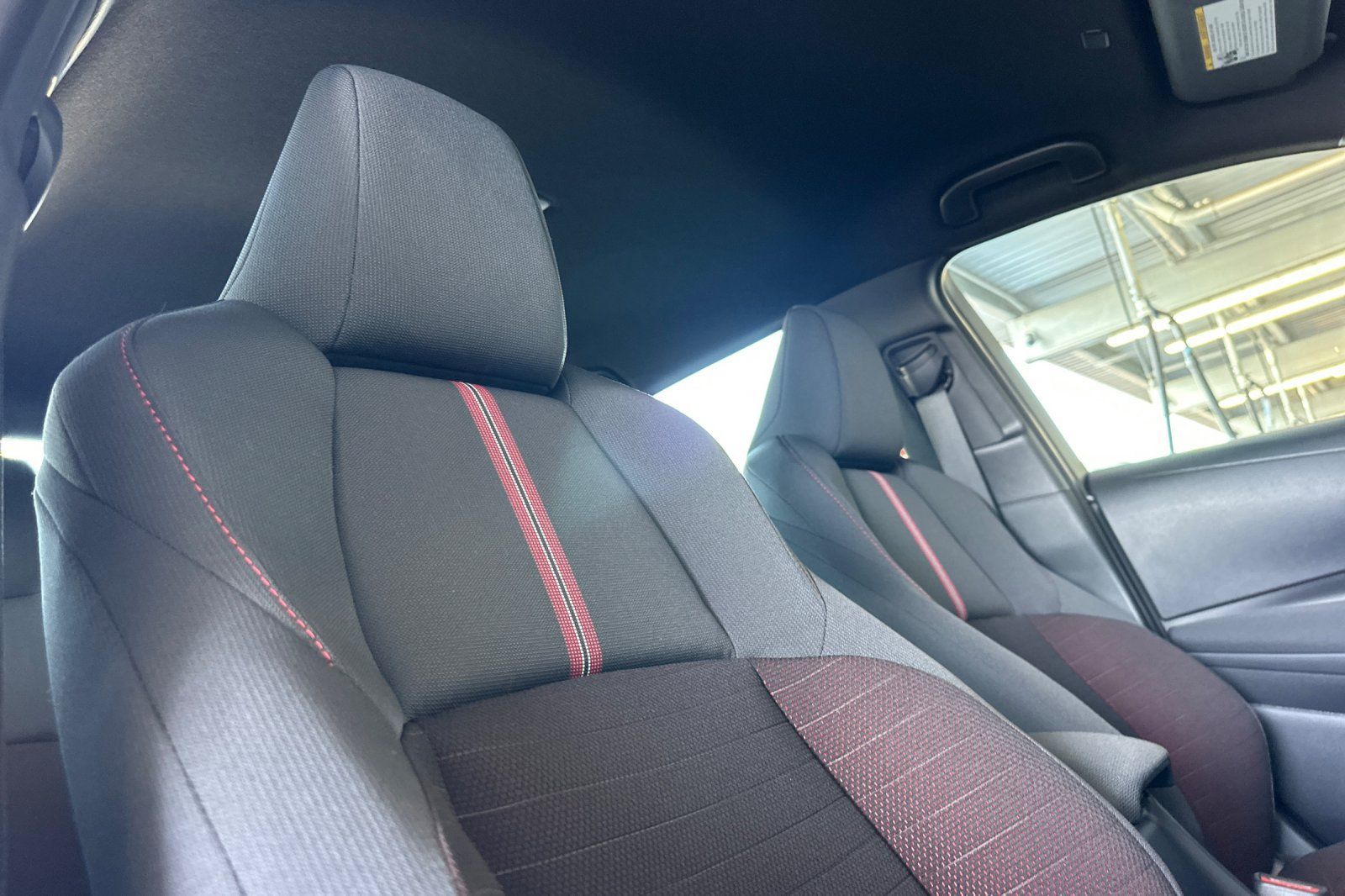 Used 2026 Toyota Corolla SE w/ SE Premium Package FWD image 15