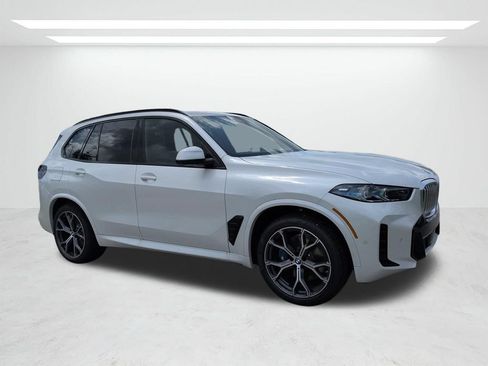 New 2026 BMW X5 xDrive40i w/ M Sport Package AWD/4WD image 2