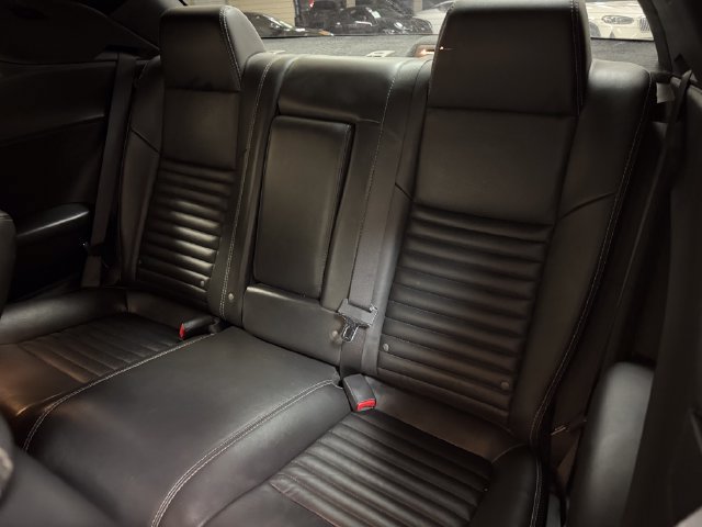 Used 2010 Dodge Challenger R/T RWD image 15