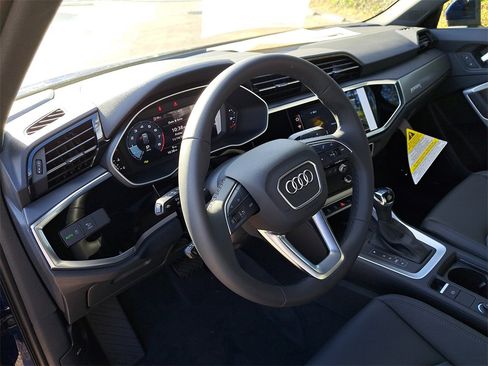 New 2025 Audi Q3 2.0T Premium image 7