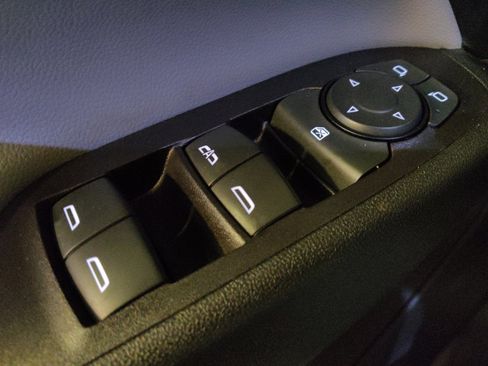 Used 2022 Chevrolet Equinox LS w/ LPO, Floor Liner Package FWD image 27