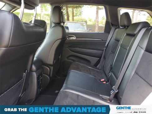 Used 2020 Jeep Grand Cherokee Altitude image 19