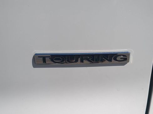 Used 2022 Honda Pilot Touring image 11