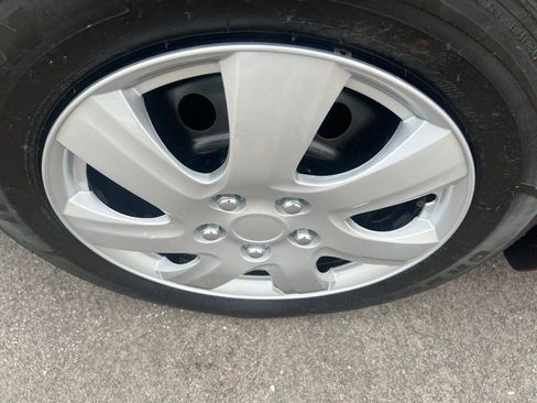 Used 2016 Hyundai Elantra SE FWD image 39